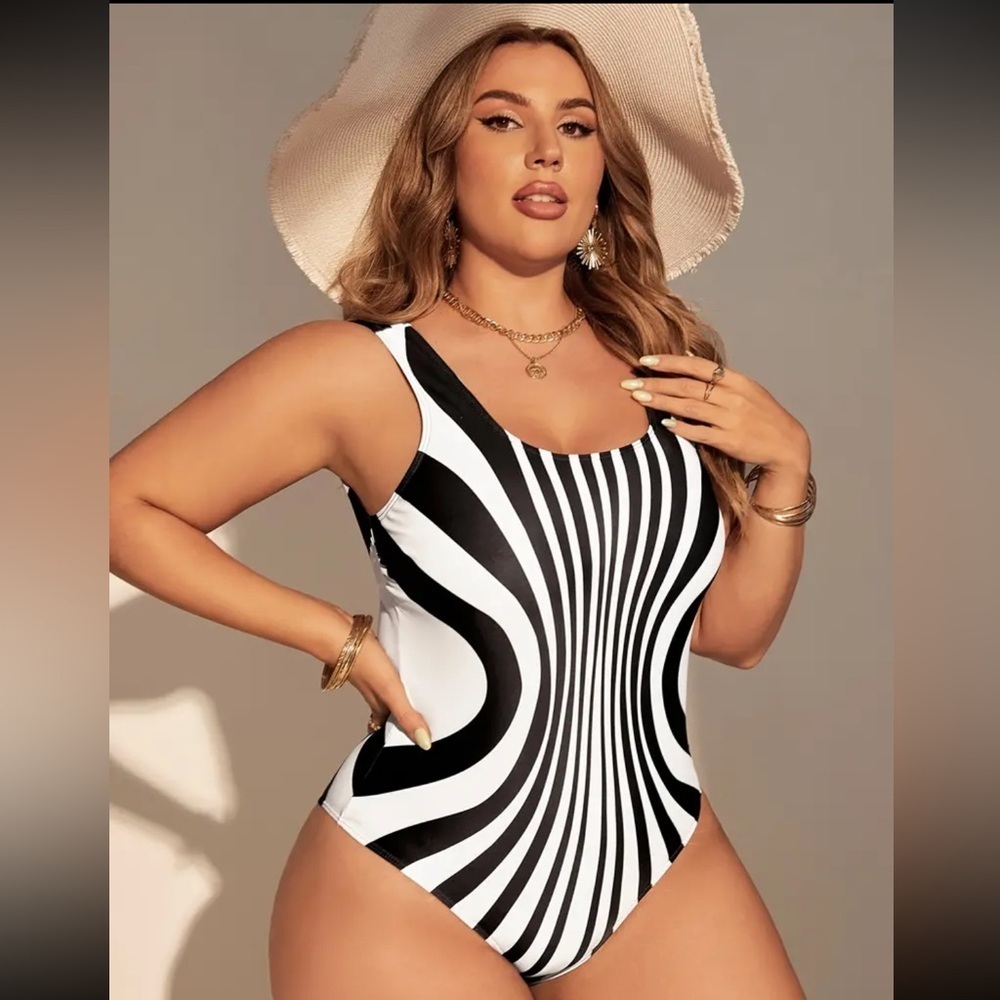 NEW: One-piece Swimsuit, Striped Print Round Neck NWT